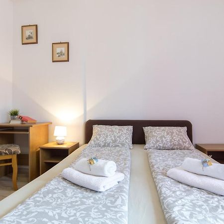Pape Punat Apartmani I Sobe Exterior photo