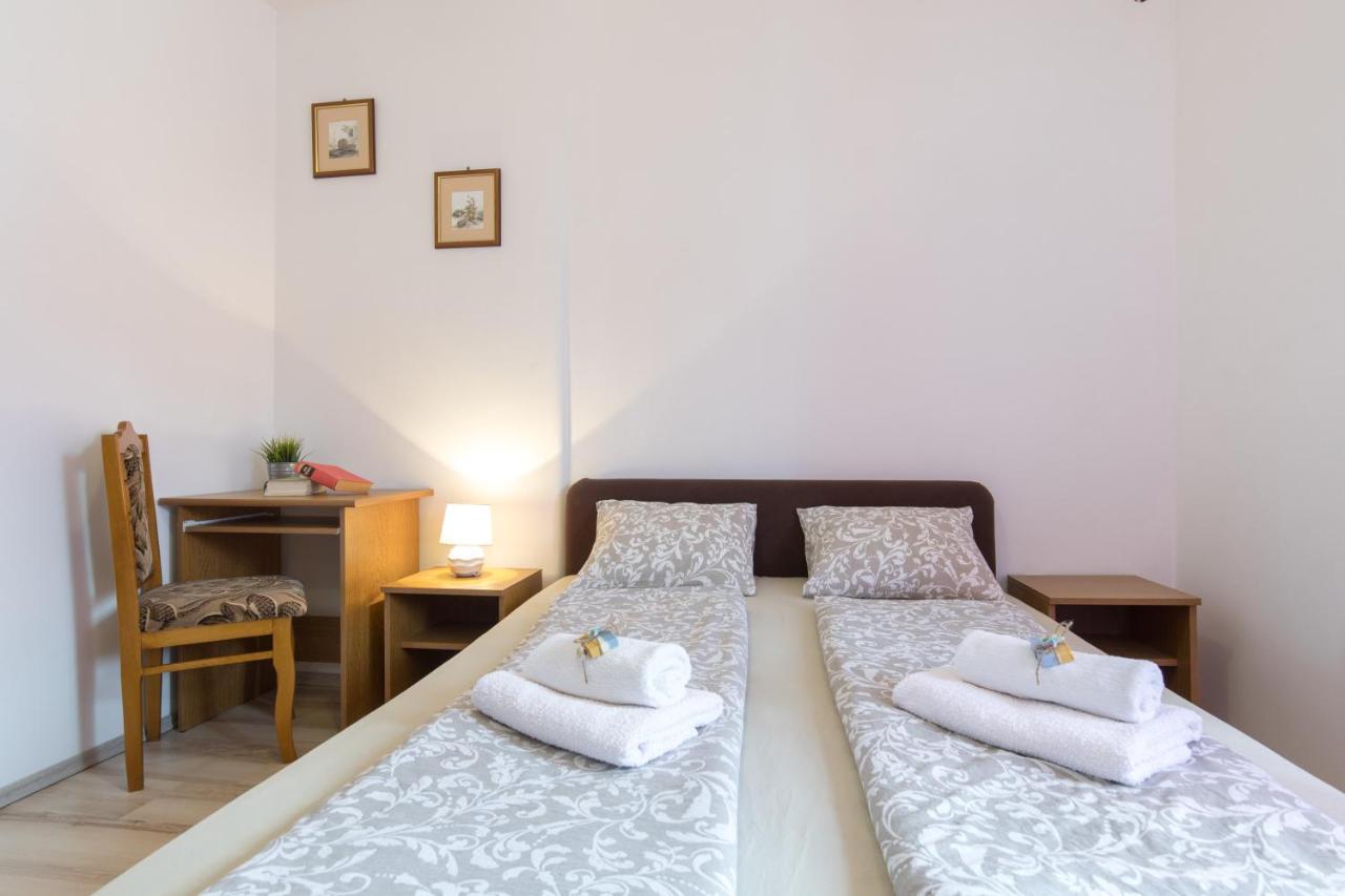 Pape Punat Apartmani I Sobe Exterior photo