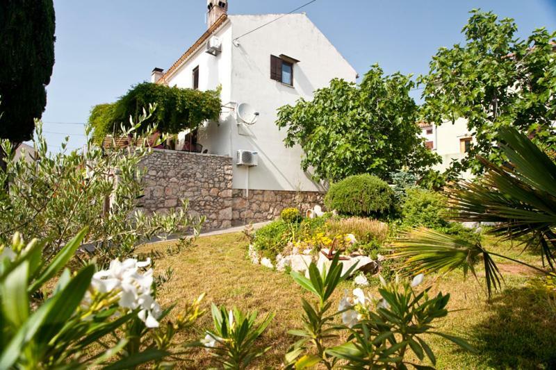 Pape Punat Apartmani I Sobe Exterior photo